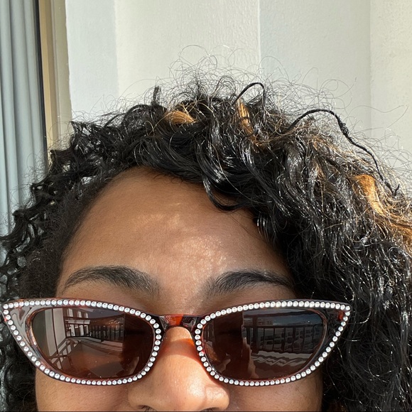 #92🔵Cat Eye Rhinestone and Leopard Sunglasses - Picture 2 of 3